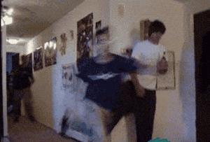 爆笑gif动图,国外爆笑gif足球场