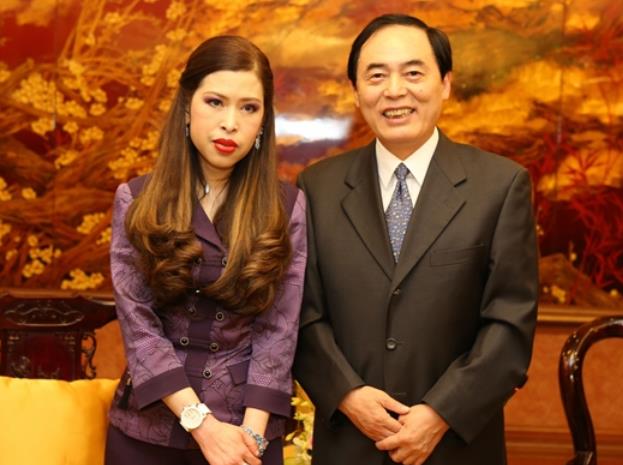 最美的公主泰国,泰国最美公主弹古筝