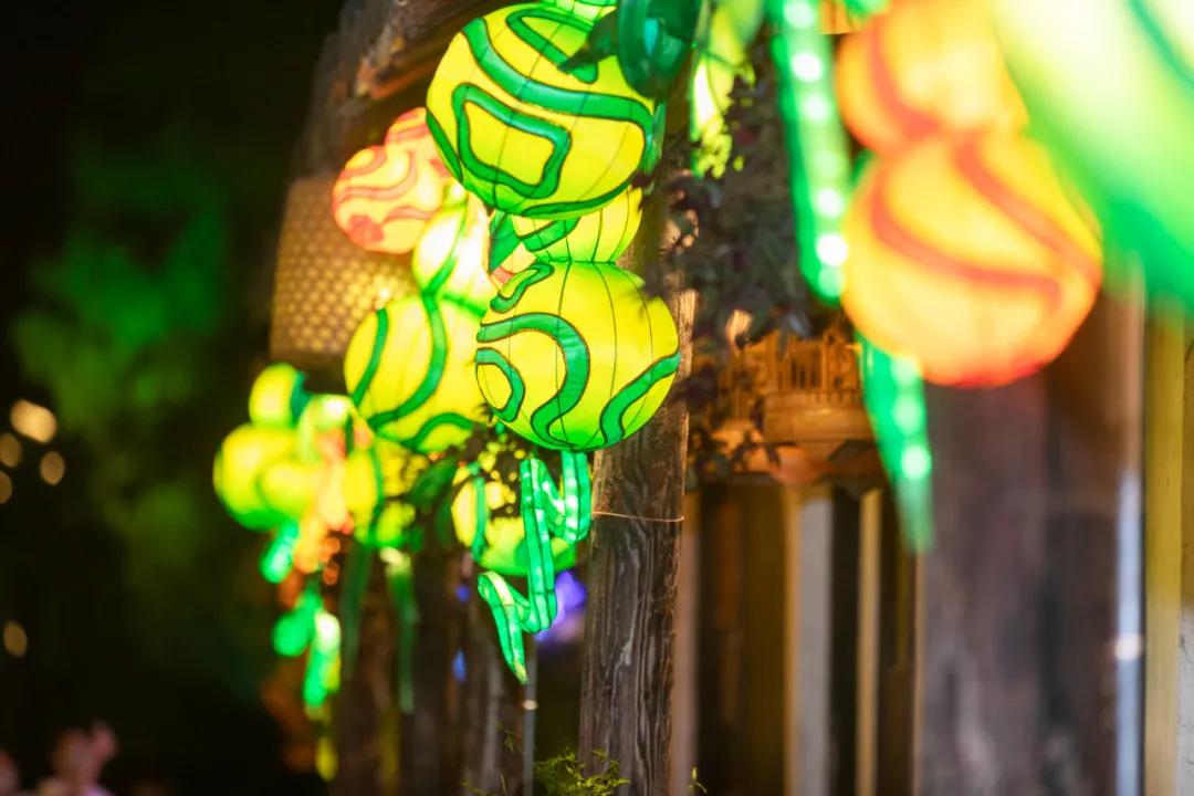 穿汉服赏花灯猜灯谜,苏州周庄古镇汉服