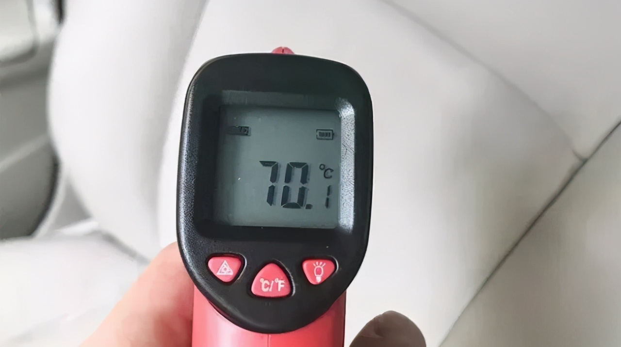 买车4s店送的车贴膜是玻璃膜吗,买车送的玻璃膜是什么时候贴的