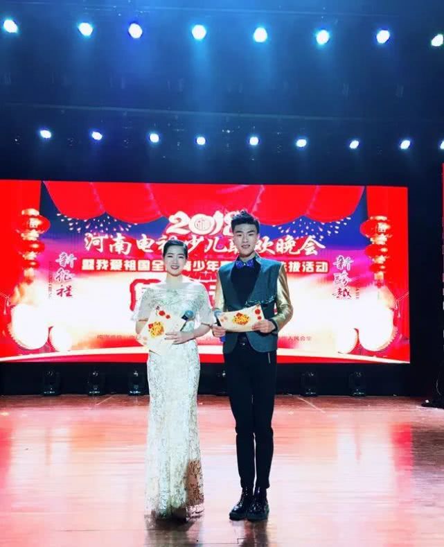 邓昇:夏朝邓子,才高八昇,低调做主持,舞台就是认真地「玩」