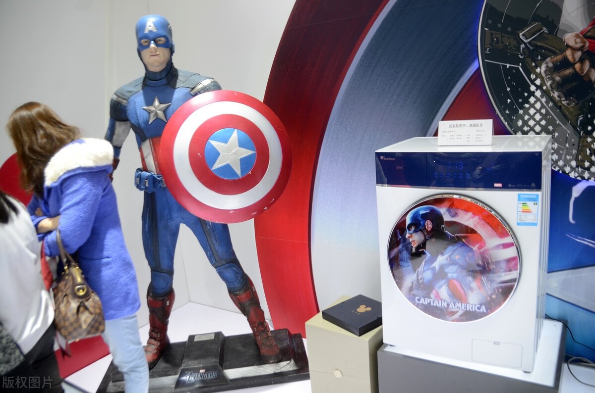 创业奇才100元白手起家，干出让贝索斯都仰望的成绩「借鸡下蛋」