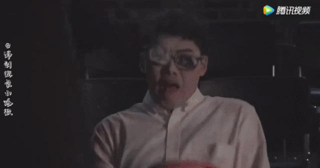 我花100块,在4D影院买了一场毒打