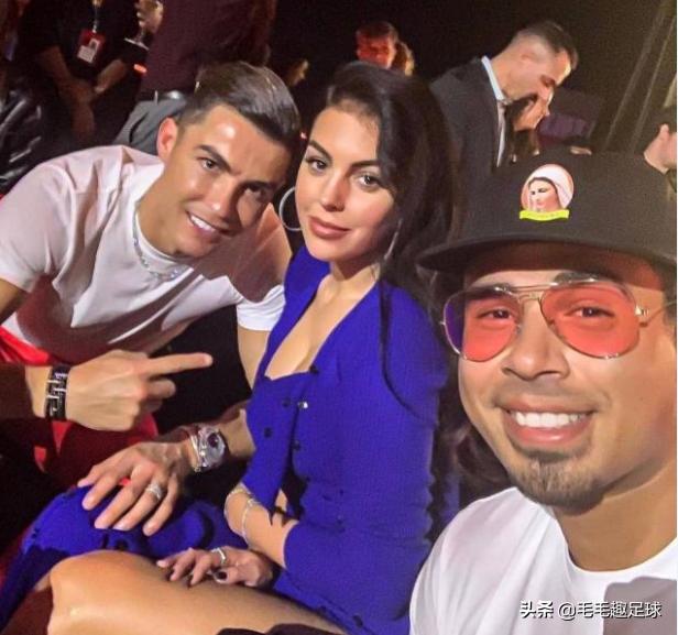 c罗乔治娜秀亲吻,c罗乔治娜秀恩爱瞬间