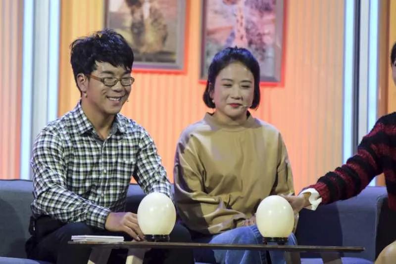 90后夫妻养殖致富,00后创业养殖鸵鸟