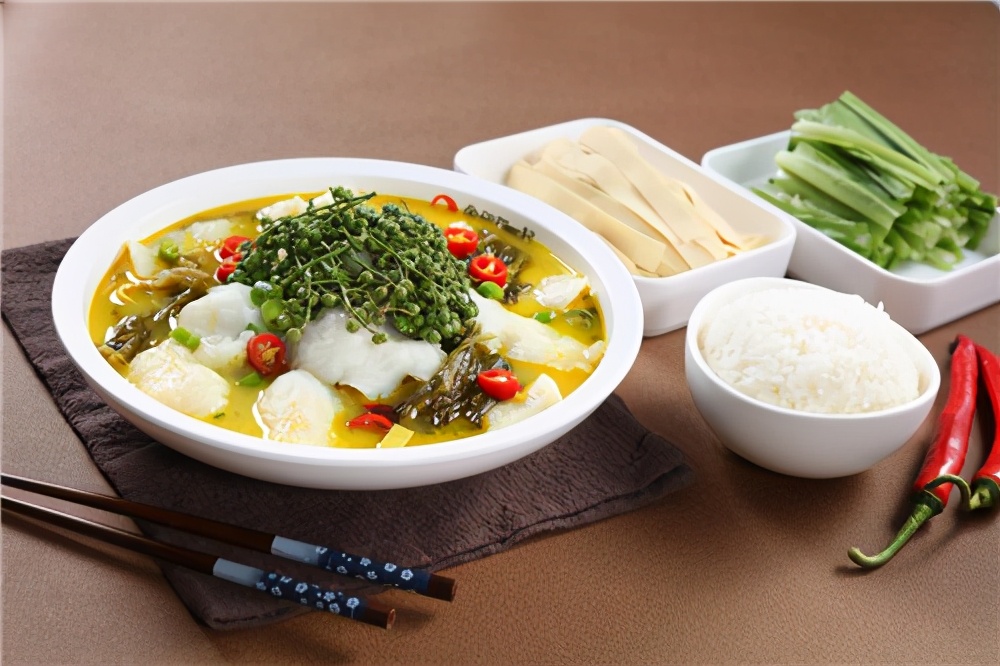 普通人加盟酸菜鱼品牌好吗？这3点优势，吸引了很多人