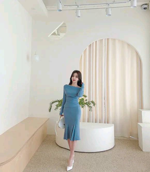 孙允珠淡黄色格子条纹鱼尾裙穿搭,孙允珠肉桂鱼尾裙