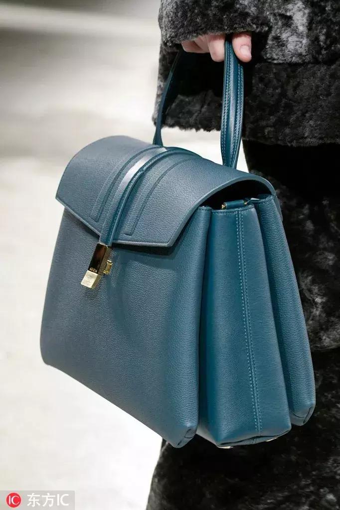 粉色打底适合什么颜色的外套,最适合女生的颜色