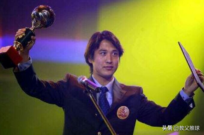 中国足球帅哥张玉宁申花获奖,中国足球锋霸张玉宁