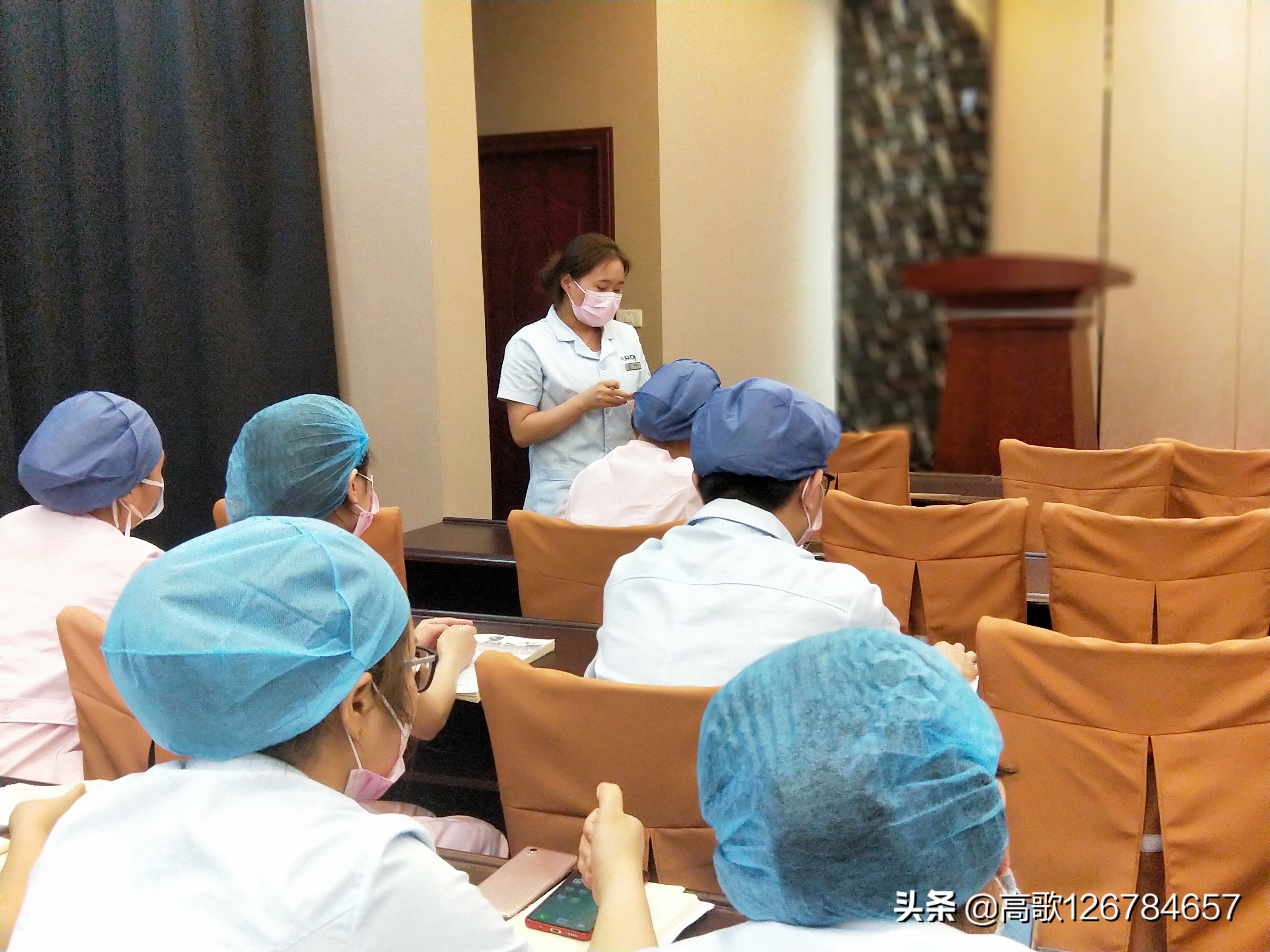 口腔医生周欢,武汉大众口腔医生