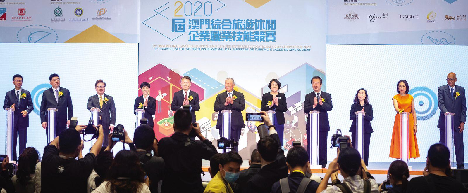 澳门人求职难?劳工局:若职位适合本地人,将拒外雇续期,让澳门市民优先就业,多举措做好“保就业”大课题