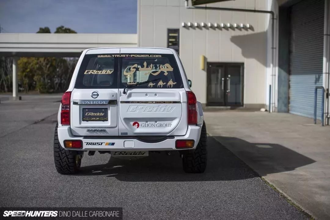 中东爆改2000匹途乐,中东改装途乐y61