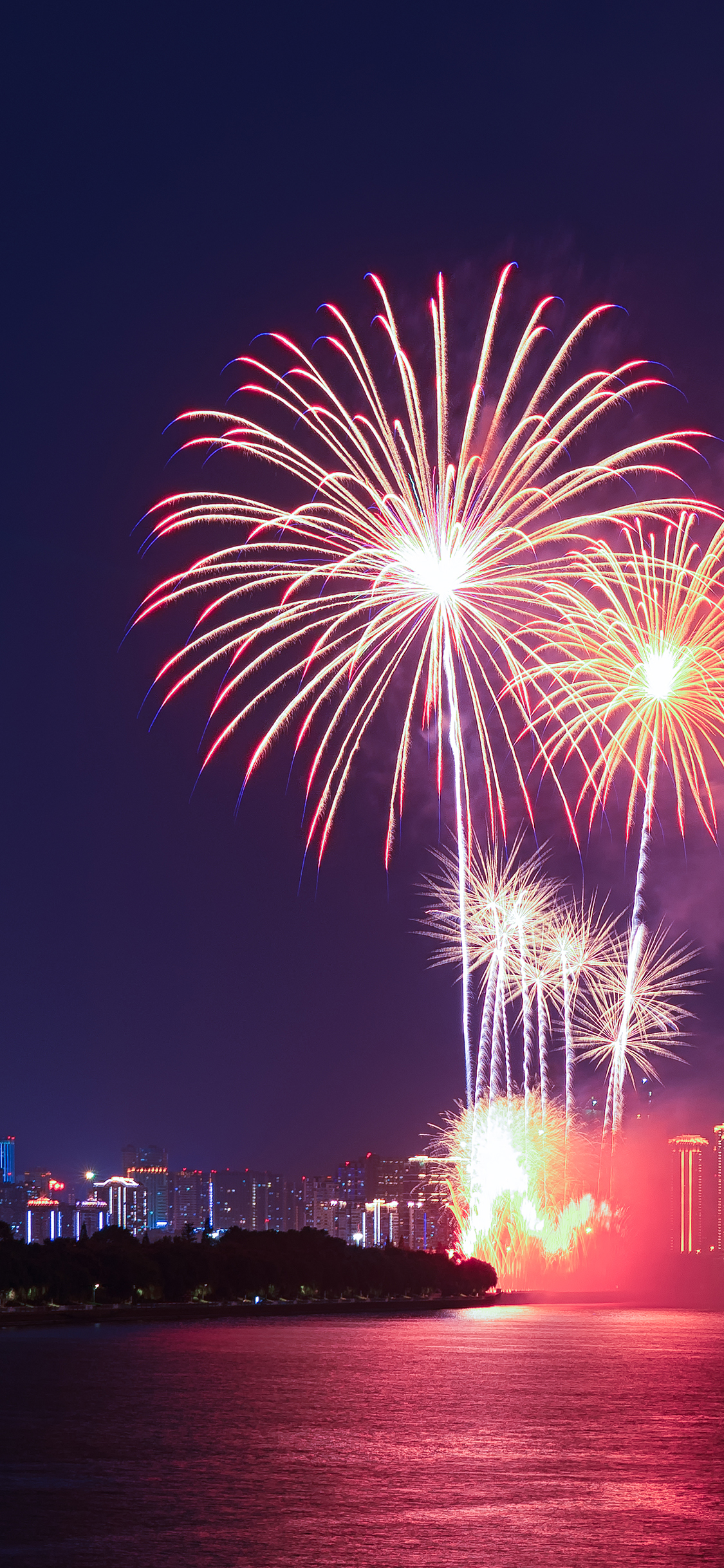 迪士尼烟花城堡壁纸高清手机图片,note20ultra烟花壁纸