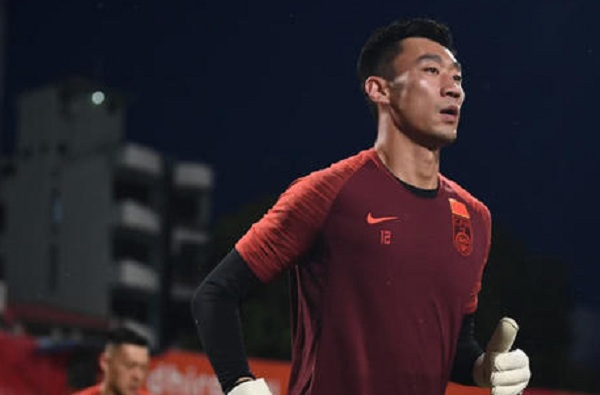 喝酒误事！国外喝水哥喝醉抢别人女朋友，国内张鹭醉驾被拘留