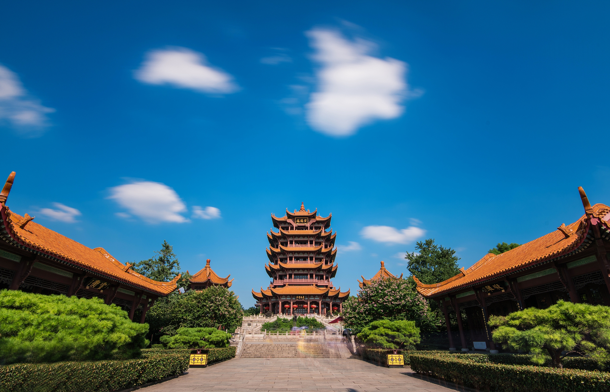 天下第一律《黄鹤楼》，在当代诗评人眼里诗病颇多