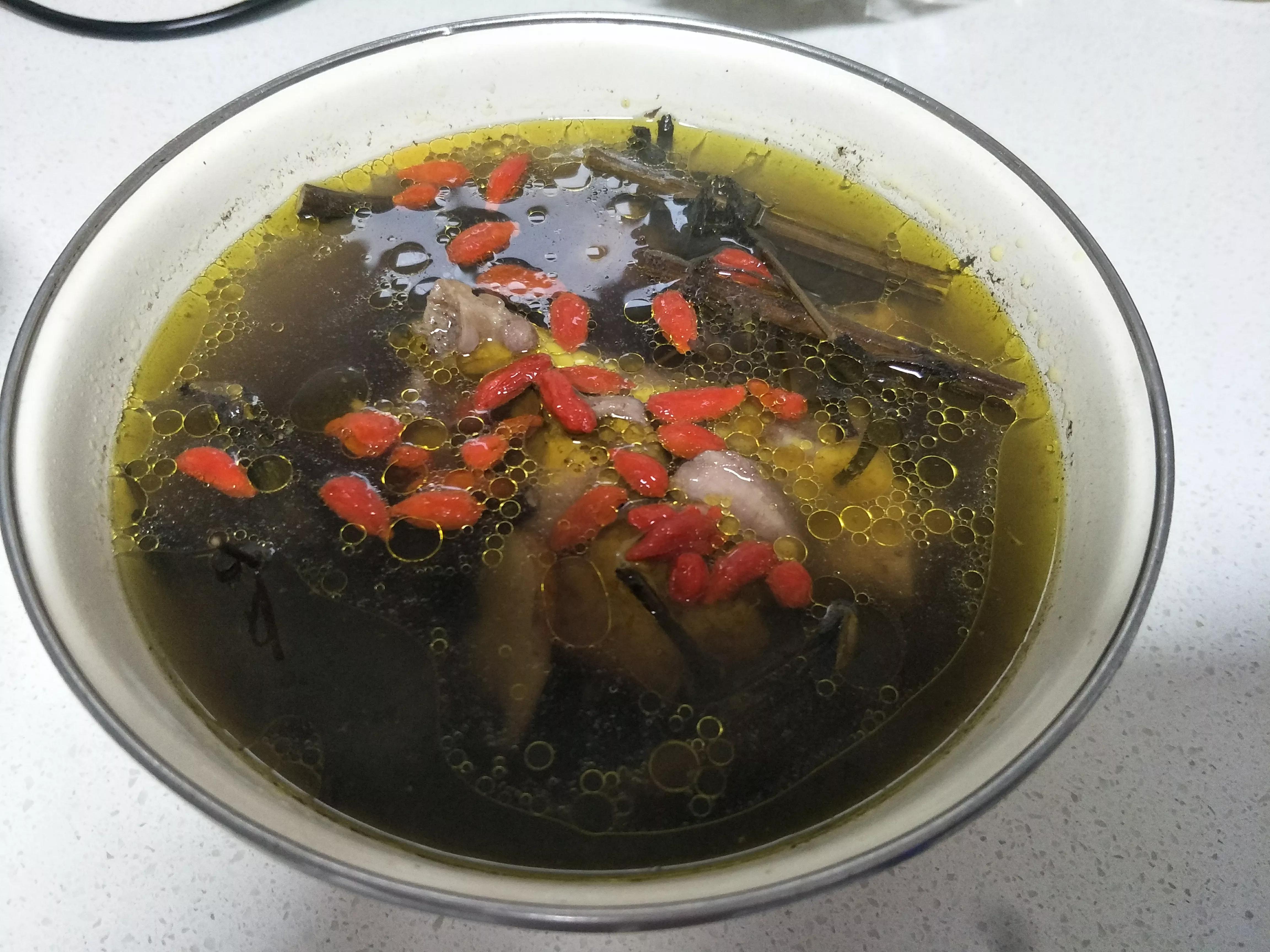 艾草香菇鸡汤,艾草煲鸡汤什么效果好