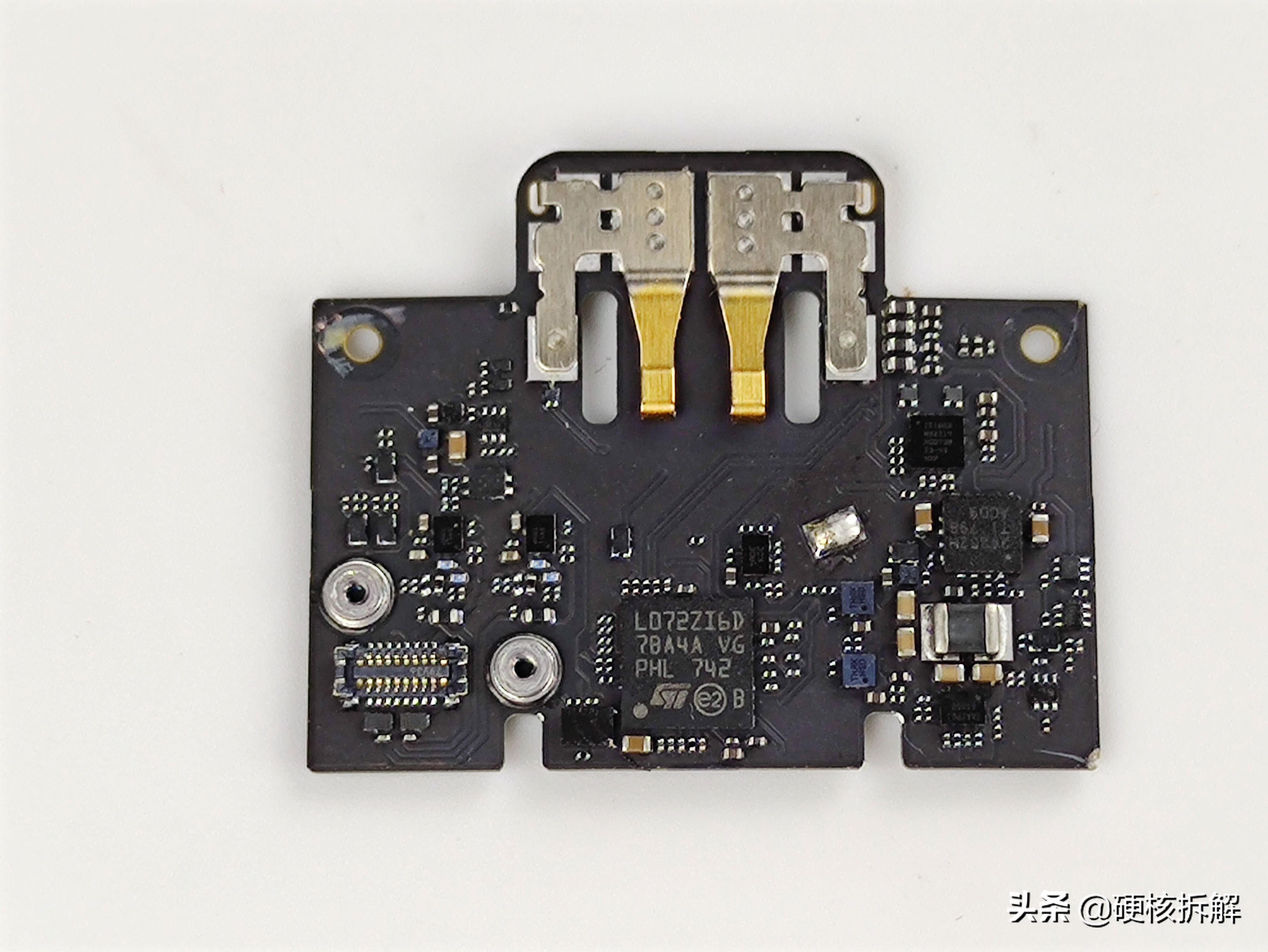拆解苹果airpods和华强北airpods,拆解airpods耳机喇叭