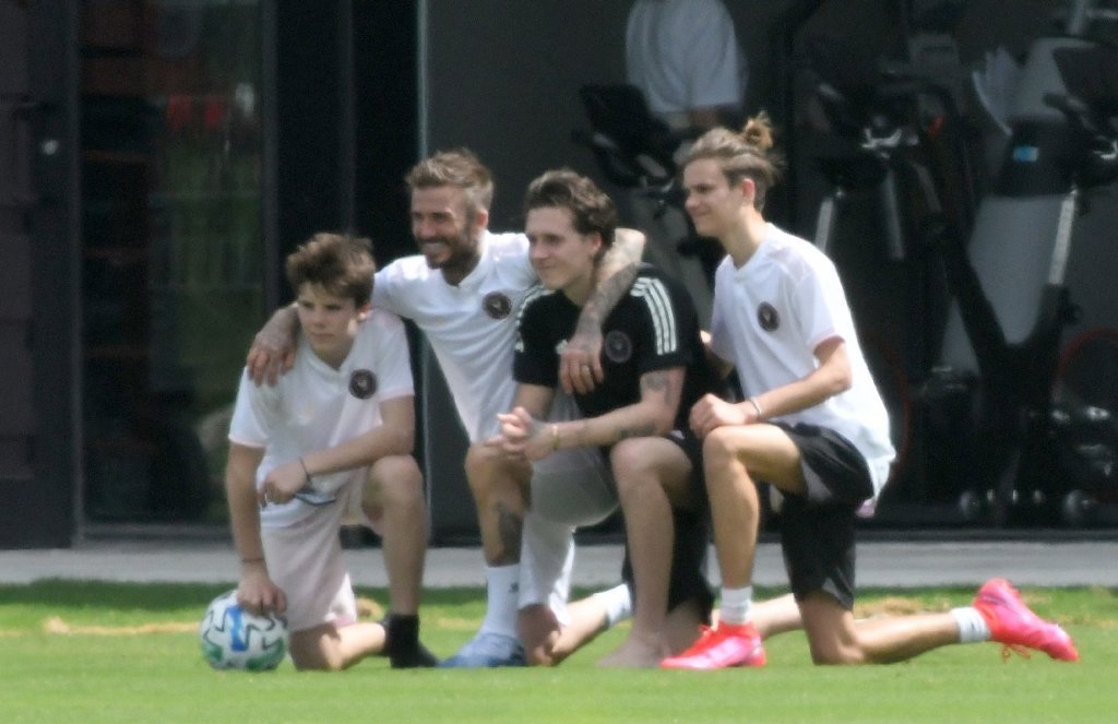 贝克汉姆55分身材,贝克汉姆三儿子克鲁兹肌肉