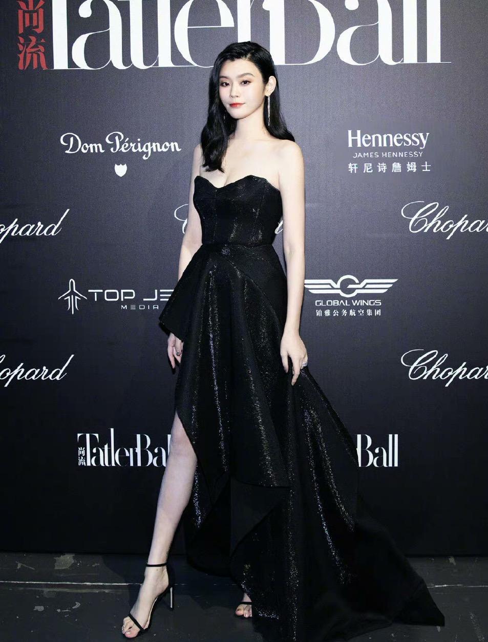 奚梦瑶和何超欣图,奚梦瑶和何超欣对比照