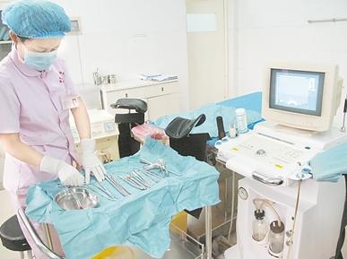 生产时怎样才会手剥胎盘,孕妇生产手剥胎盘