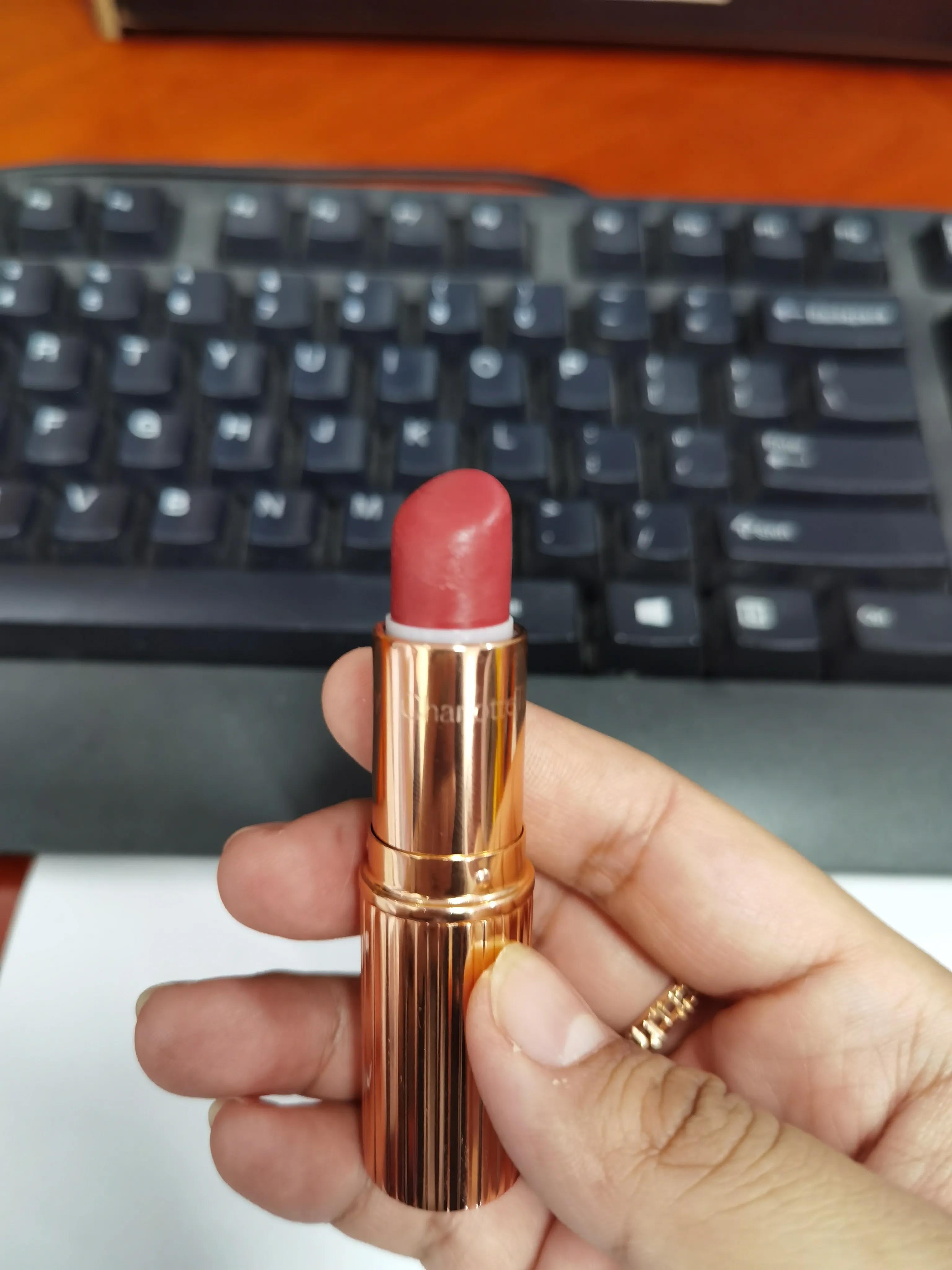 唇颜色深用什么颜色口红,皮肤暗沉唇深适合什么口红