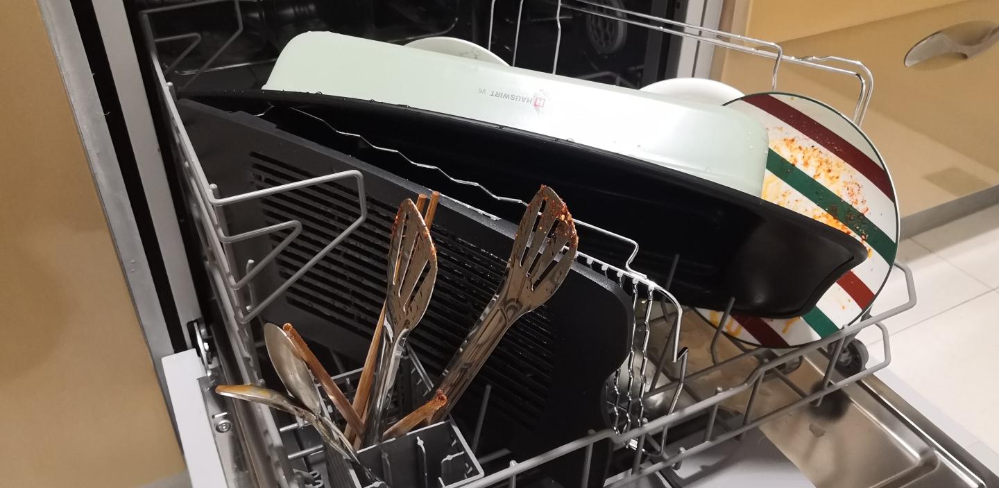 吹着空调吃烤肉空调有味道,吹着空调吃着烤肉