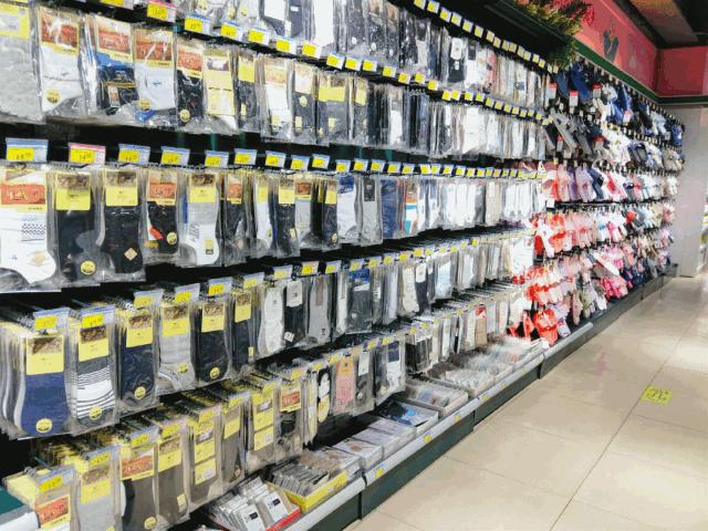 跟椰子拖鞋一样脚感,踩屎感椰子拖鞋穿搭