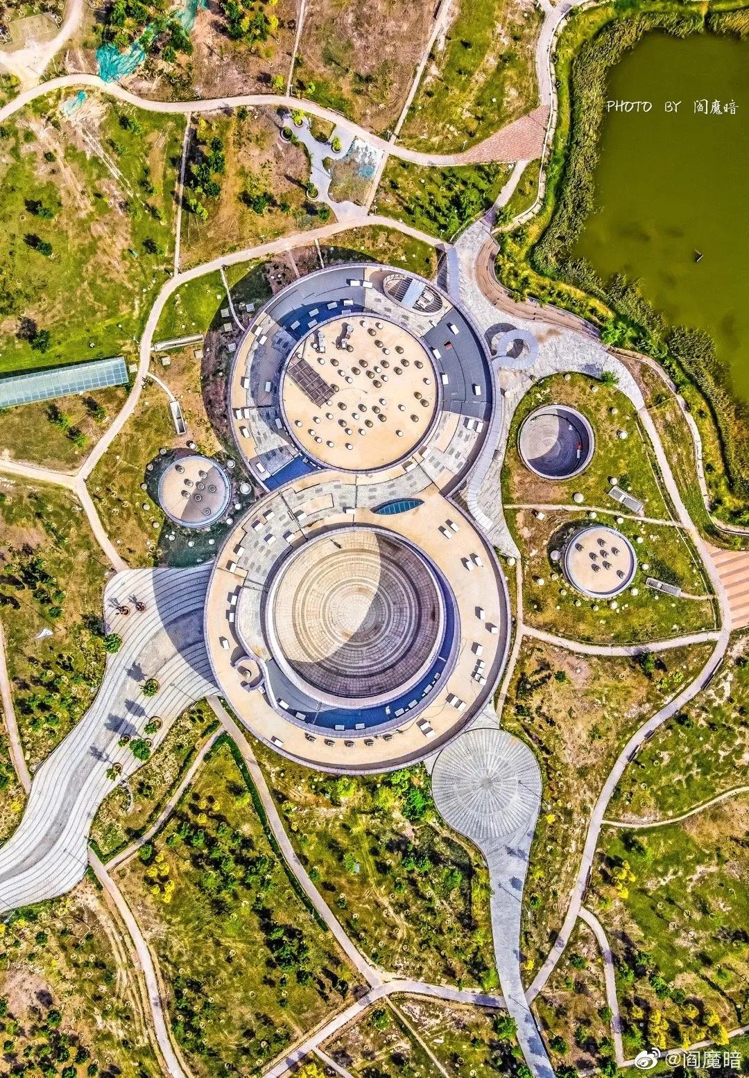 天津对称建筑物,天津各区分布图最新