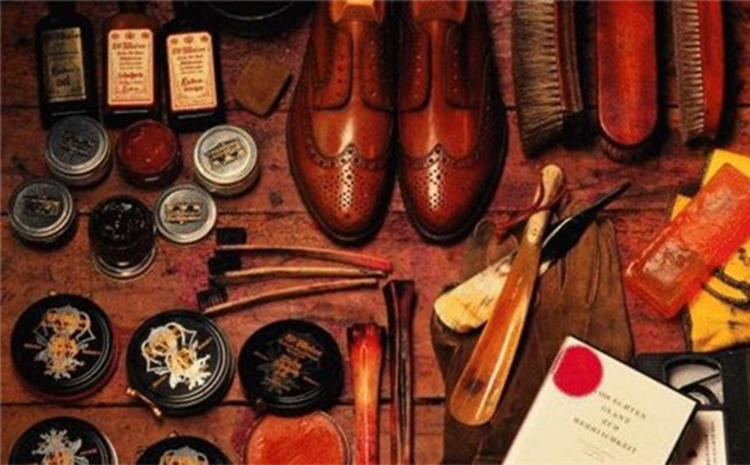 皮鞋褶皱处开裂怎么修复,皮鞋有褶皱教你一招立马焕然一新