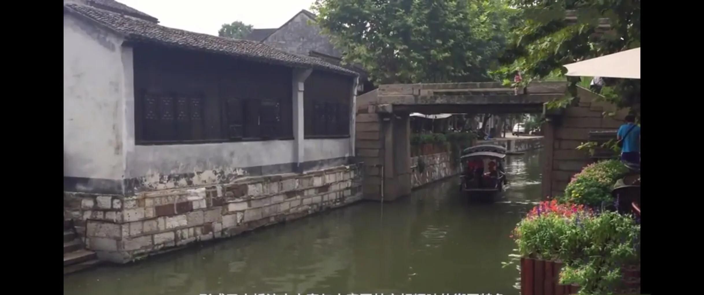 小镇，一碗面年入30万，一块糕年销售额上百万，它胜在何处？