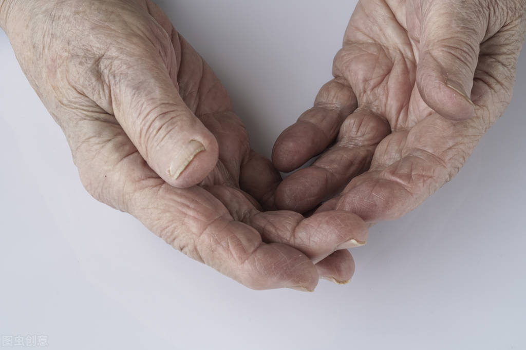 关爱空巢老人传递社会正能量,让我们用实际行动关爱空巢老人