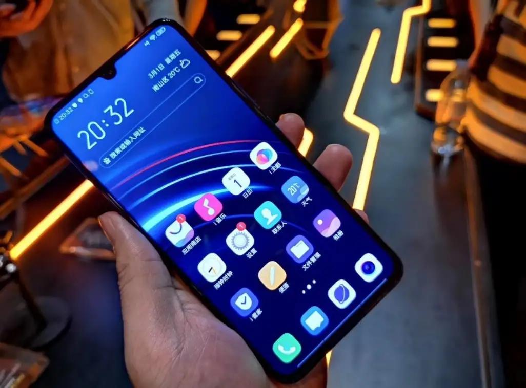 vivoiQOOU3评测：千元机带来更多惊喜