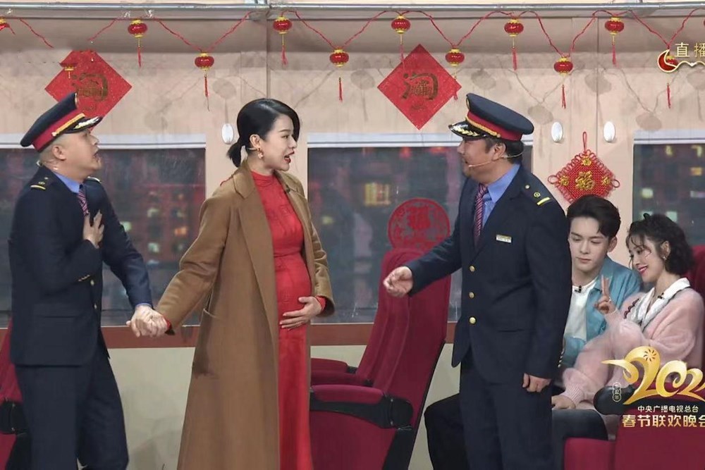 胡杏儿：秘恋黄宗泽奈何情深缘浅，嫁给夜店老板5年3胎太拼命