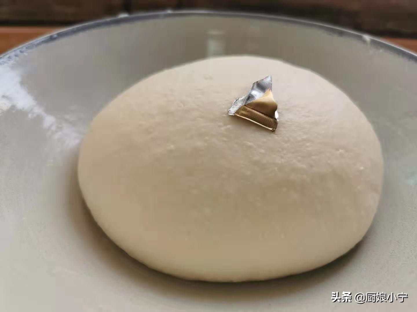 发面馒头怎么蒸才会更松软,怎样发面快且蒸出馒头喧软香甜