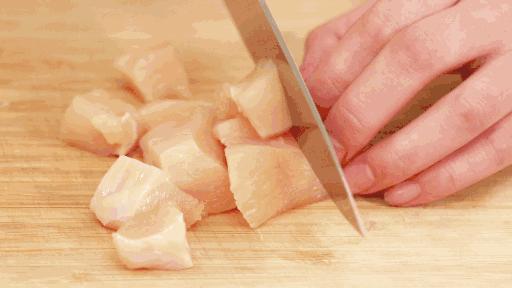 博美犬毛发不好吃什么,博美犬的毛发如何正确的打理