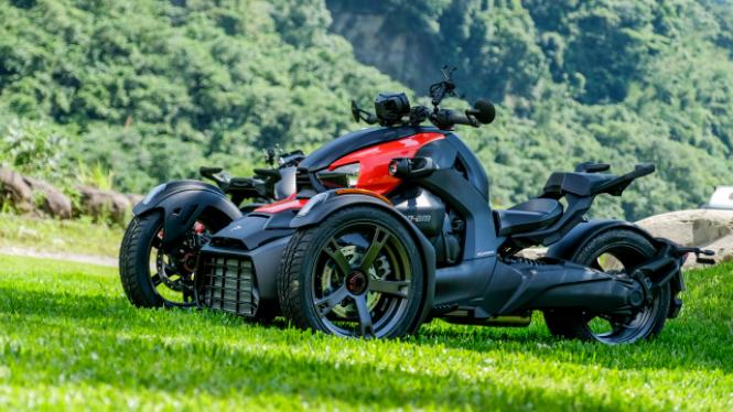 金色庞巴迪倒三轮多少钱,庞巴迪900cc倒三轮最新报价