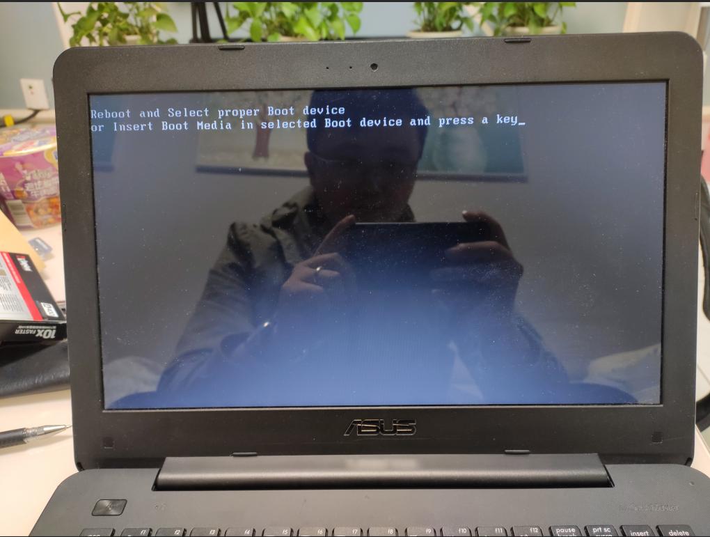 华硕笔记本电脑固态硬盘拆卸教程,华硕笔记本拆机更换键盘