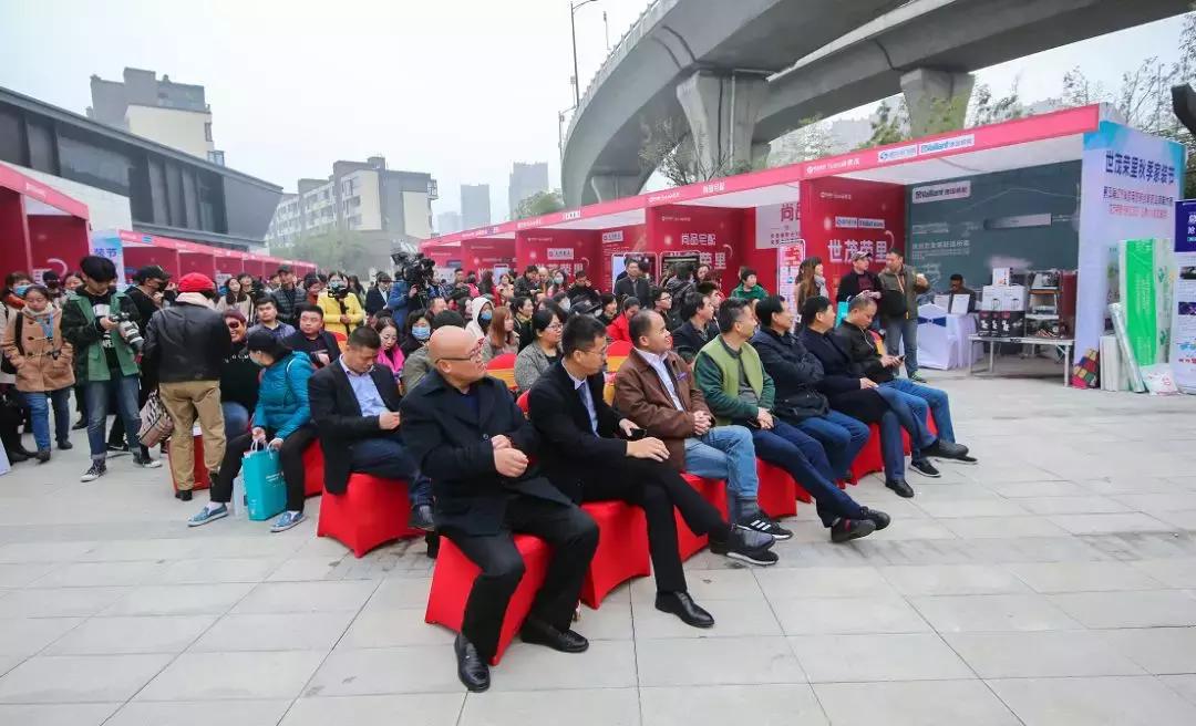 家装活动现场火爆,家装活动盛大开幕