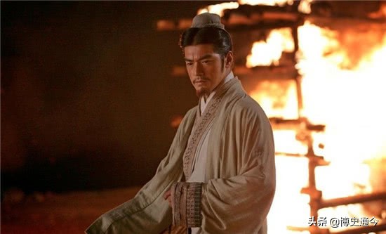 曹操赤壁战败孙权为什么不灭了他,曹军赤壁战败是不是因为被火攻