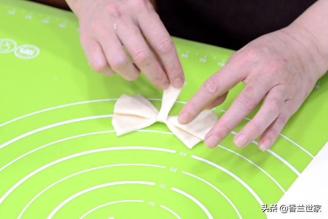 自然开花奶香开花馒头教程全过程,双层玫瑰花馒头教程全过程