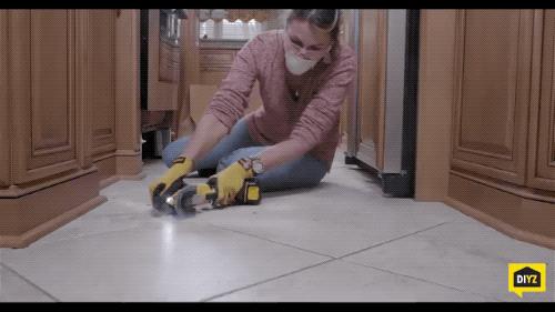 家里瓷砖破了找什么人修理,卫生间墙面瓷砖破了怎么补救