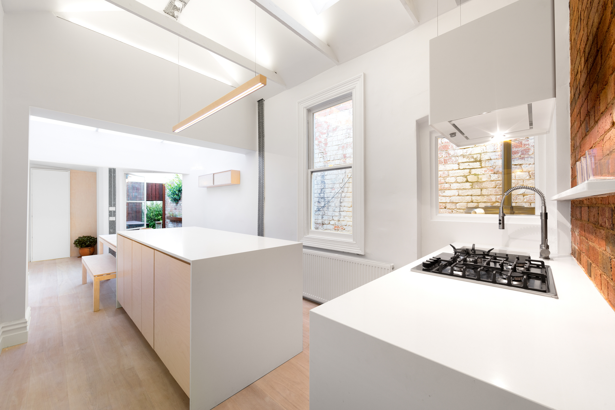 CurtainCottage，直线式灯光流转的英伦式小屋ApparteStudio