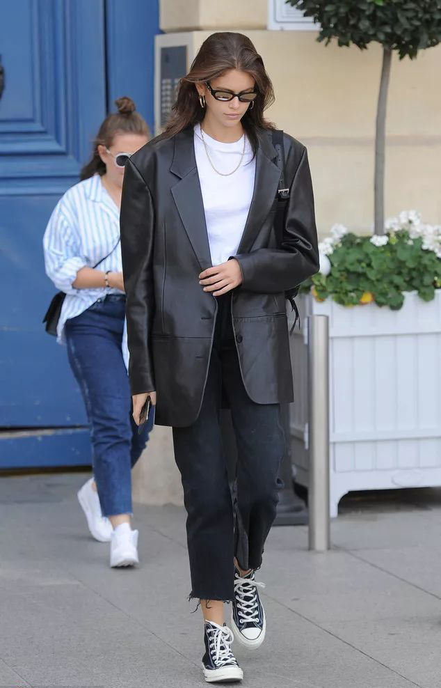 宋祖儿欧阳娜娜同款西装,欧阳娜娜最新造型粉色吊带纱裙