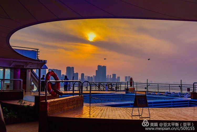 广岛长崎核爆后场景,日本长崎迷人夜景