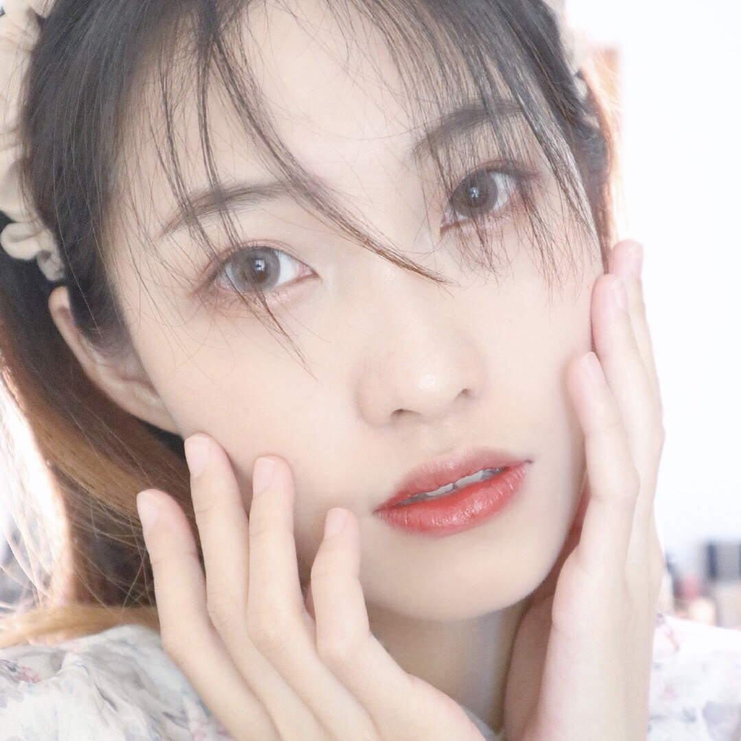 赫莲娜睫毛膏和兰蔻天鹅颈哪个好,兰蔻广角羽扇防晕染天鹅颈睫毛膏