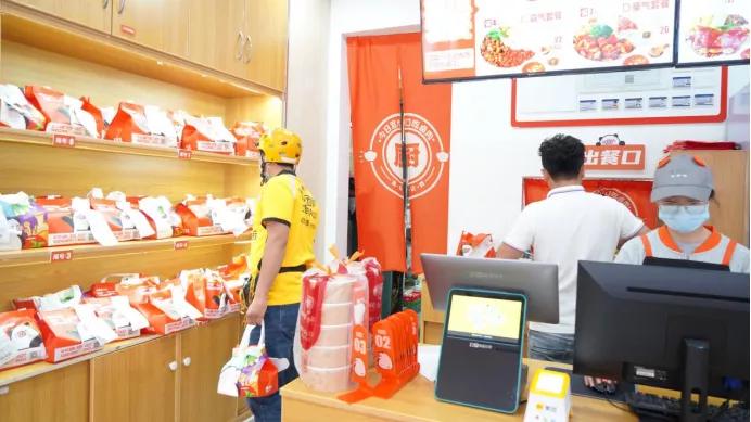 40平小店创业致富,月入40万的小店