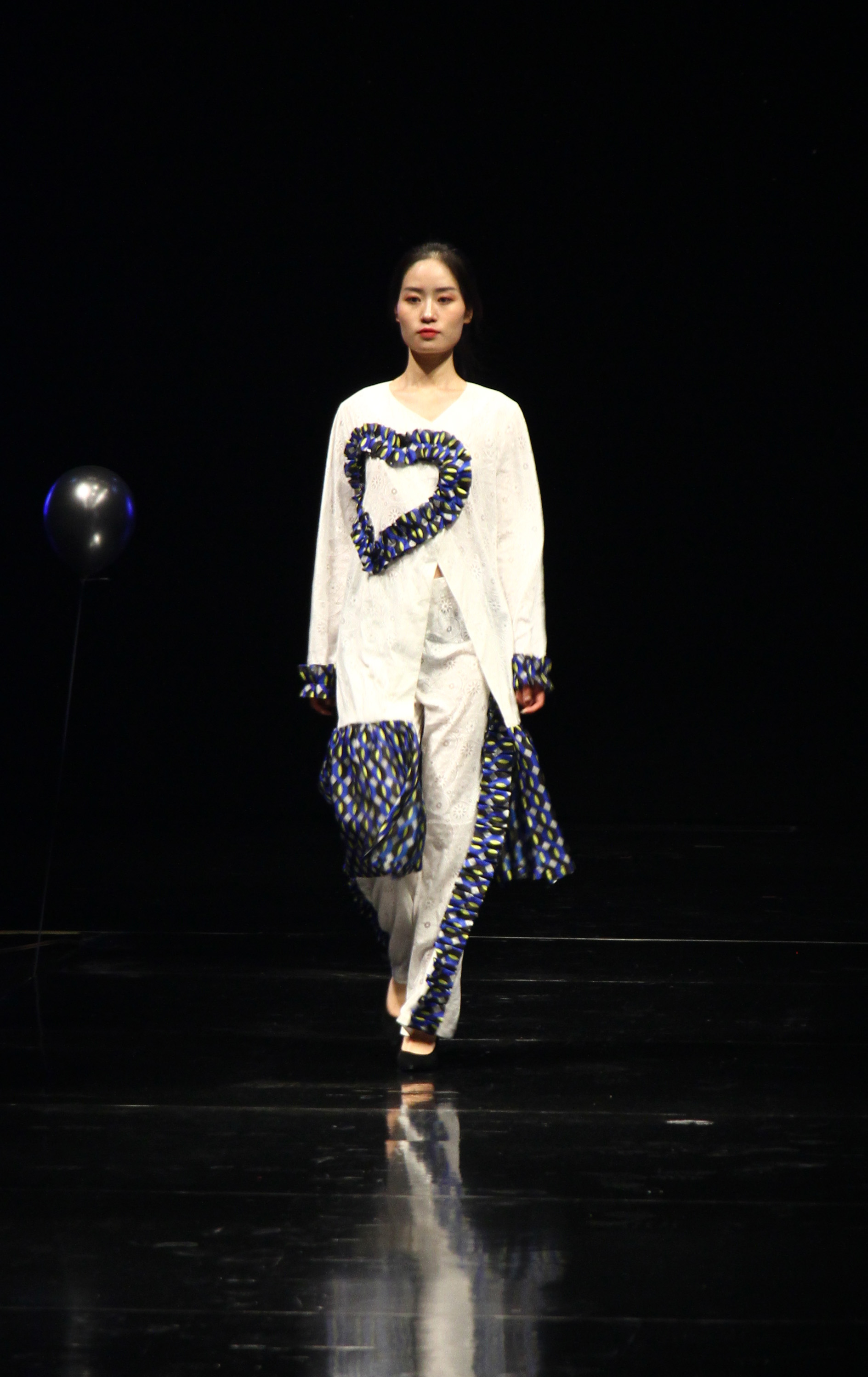 以“秀”展“料”用创意点亮时尚