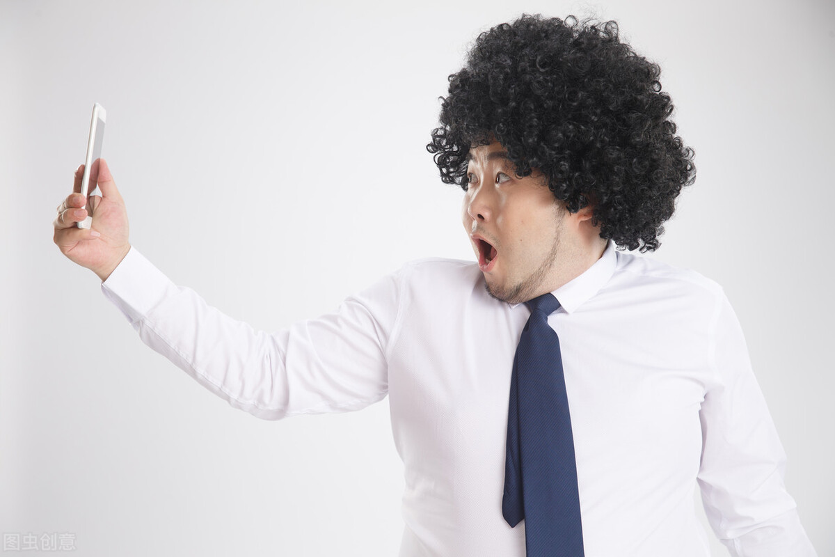 为什么人的嘴唇颜色有深有浅，耳屎的作用是什么