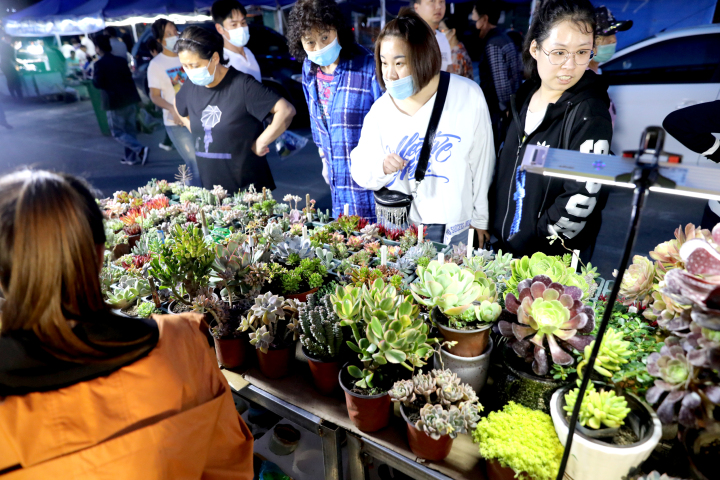 明达欢乐夜市小吃区团购,明达夜市推荐