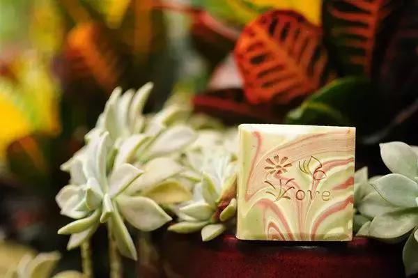 巴厘岛旅游必备大牌礼物,旅行伴手礼什么时间送